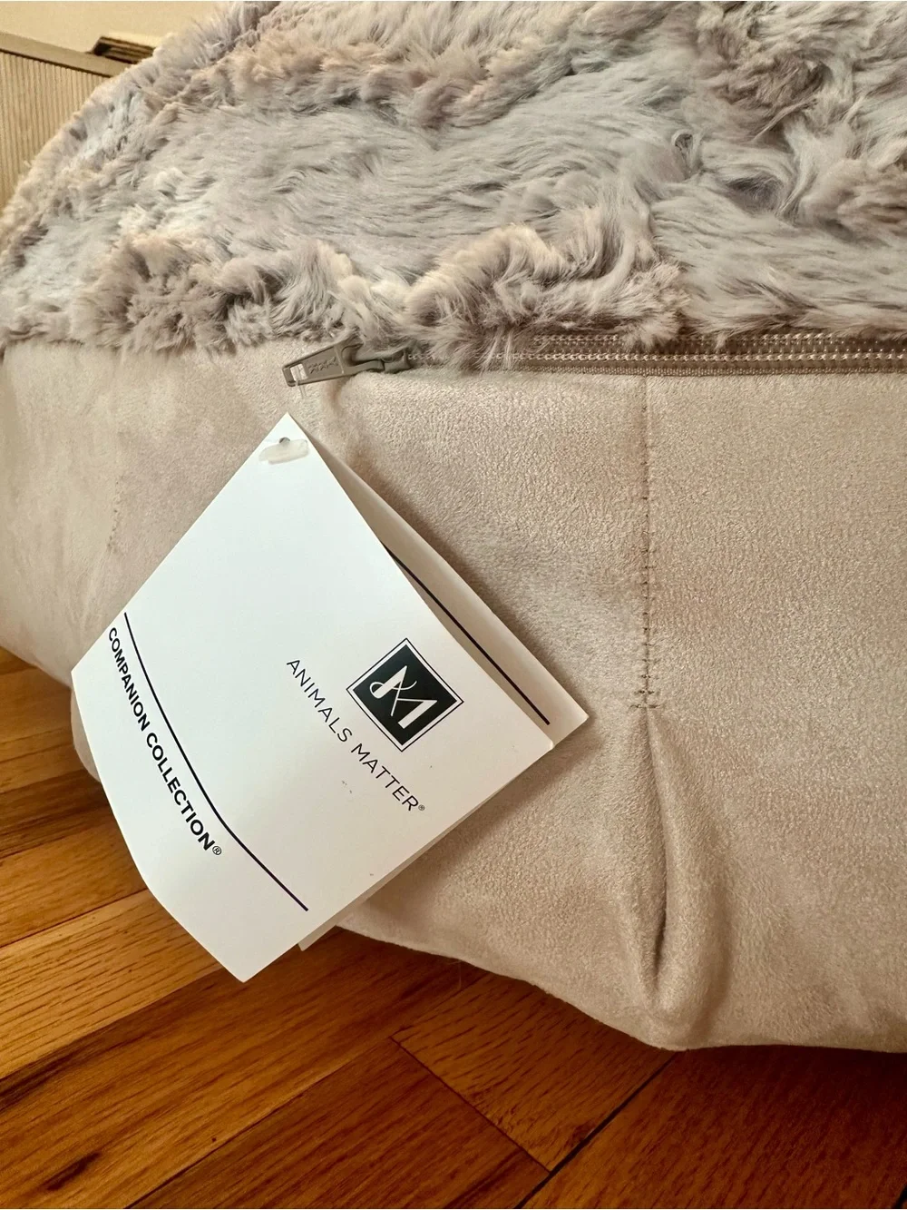 Brand New with Tags – Animals Matter Luxury Dog Bed (Large)